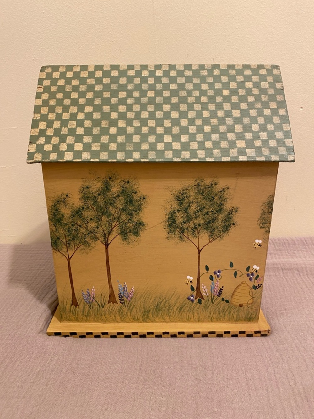 MILLS RIVER Industries 1998 Hand -Crafted Miniature Wood House - Yellow & Sage - Picture 2 of 10